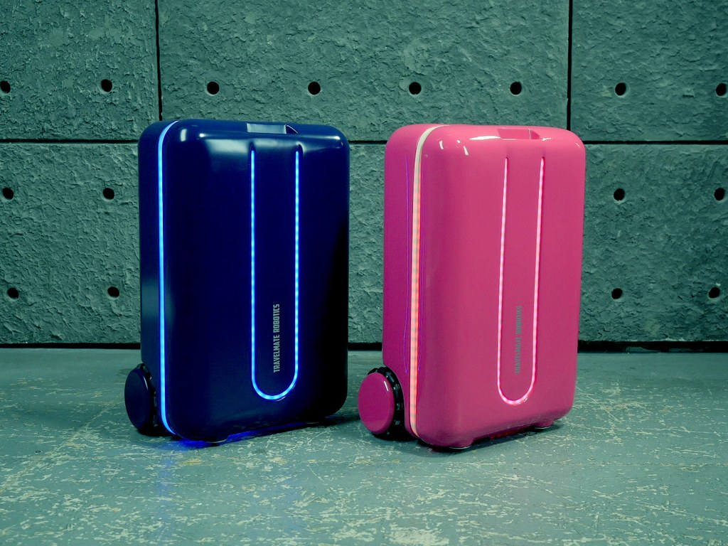 robot-suitcase-cr-travelmate